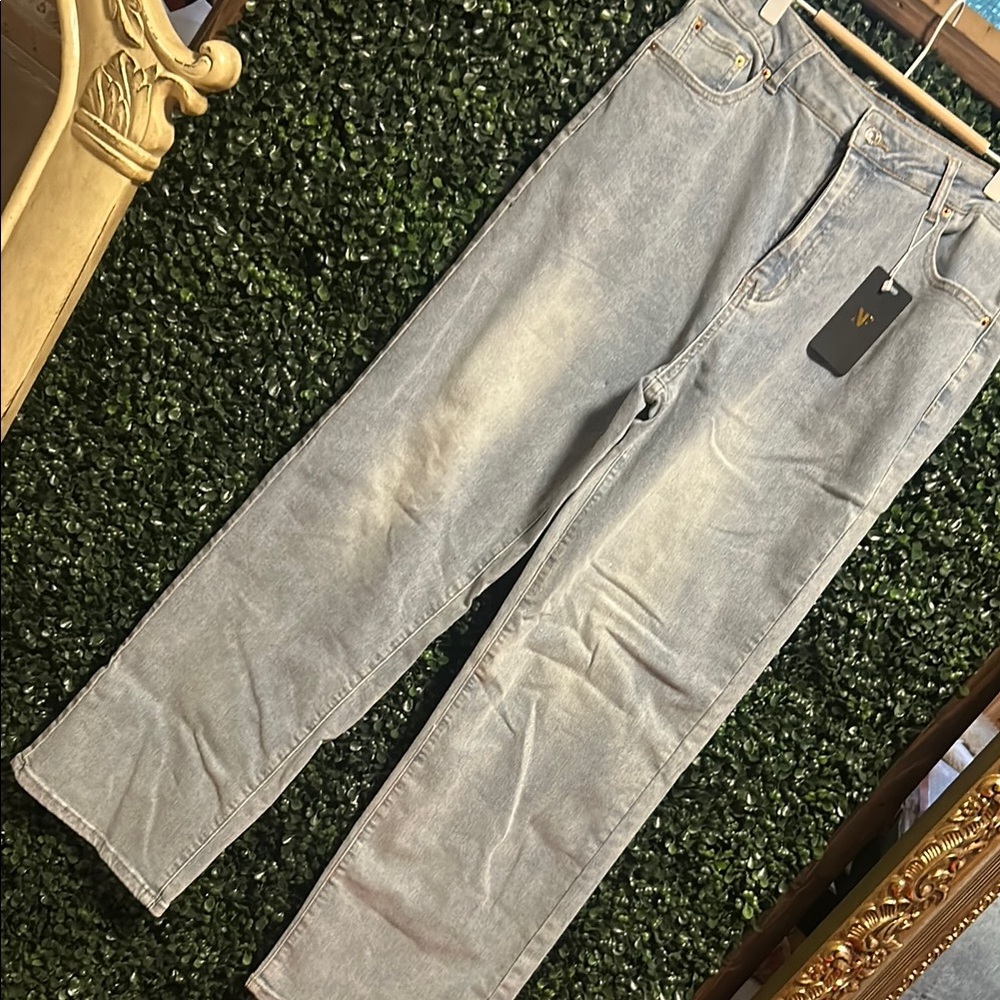 Gray High-Waisted Jeans